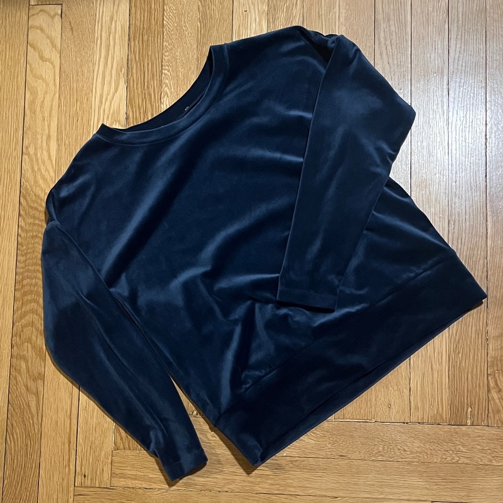 Velvety Stretchy Teal/Navy Long Sleeve Crewneck Top